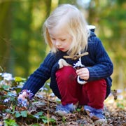 Children are usually fascinated by nature and seem instinctively drawn to natural outdoor spaces.